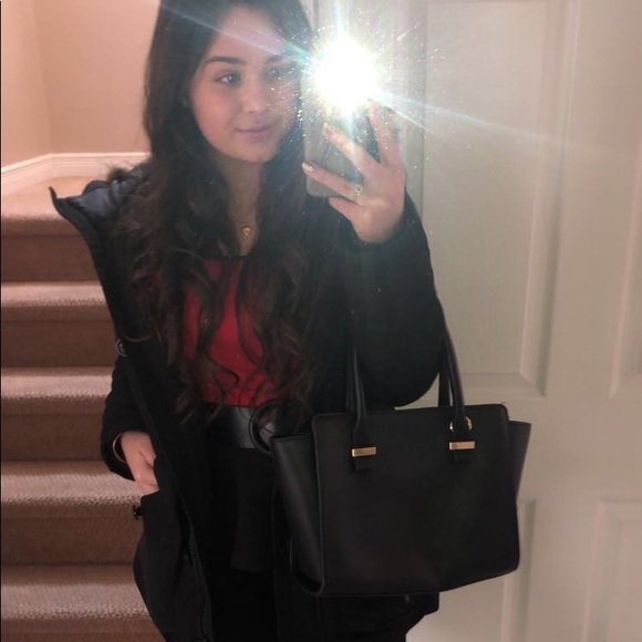 Meet your Posher, Sofia - Picture 1 of 1